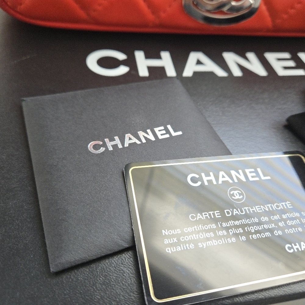 CHANEL Coral Quilted Lambskin Flap Shoulder Bag Medium - Picture 13 of 17